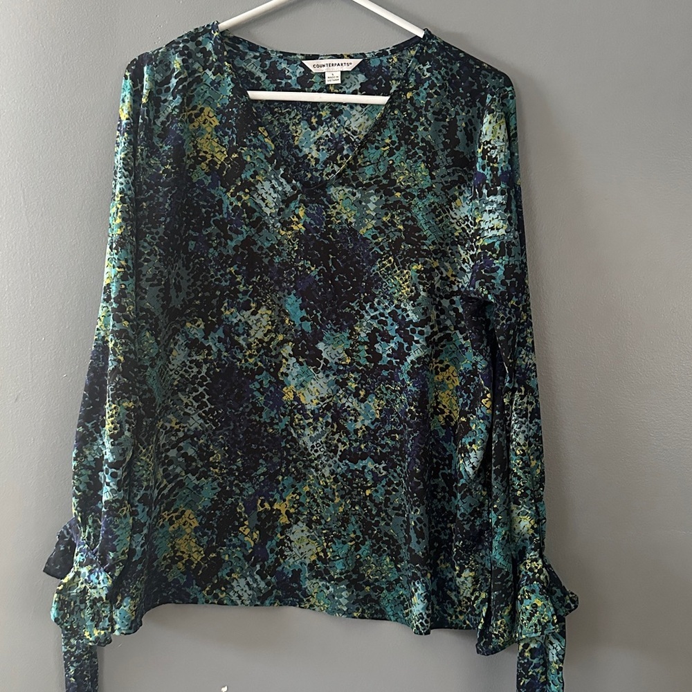Size L Women’s V-Neck Blouse Boho Lightweight Career Wear Spring Summer Cottage
